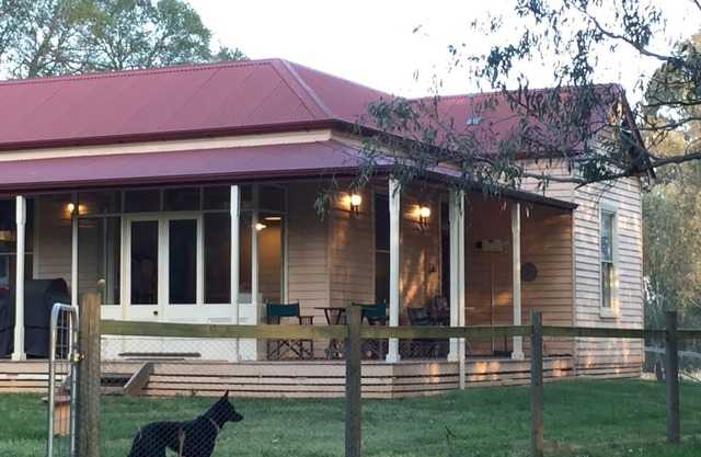 2 BR Lottie's Cottage, Family Farmstay,petfriendly Rural Retreat Albury-Wodonga