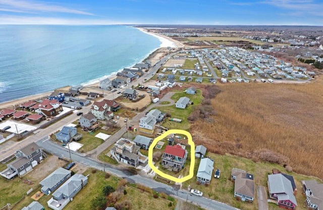 2 BR Matunuck Beach House, 1 Block from Ocean