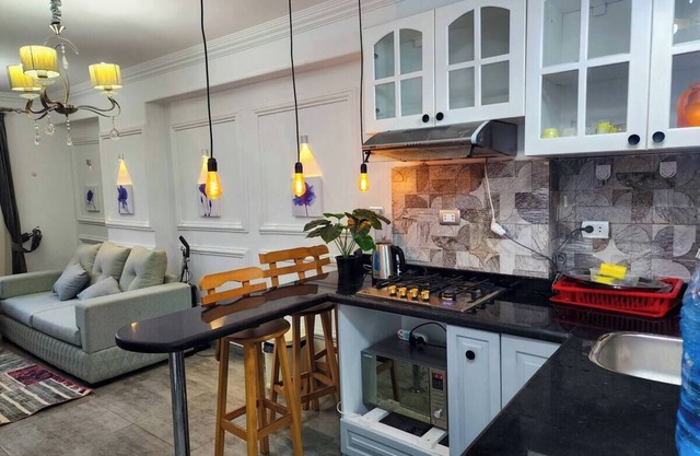 2 BRs Urban Oasis: Airport & Metro