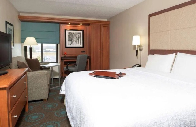 2 Charming Suites Near UM w/Free Breakfast & Heated Pool, Plus Free Parking