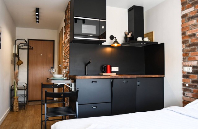 2 Comfy center apartment