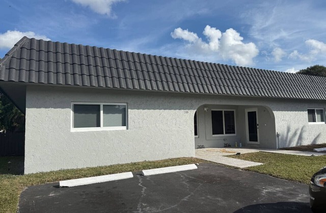 2 Fam home, Sleeps 14