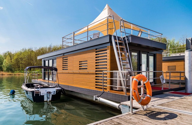 2. floating vacation home Möwe 2 - Floating vacation homes Gräbendorfer See