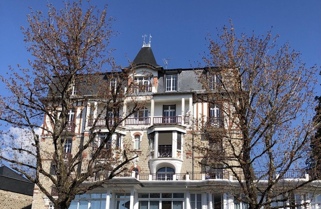 2-room apartment 37m2 facing arboretum park, 700m from the spa and 300m from shops