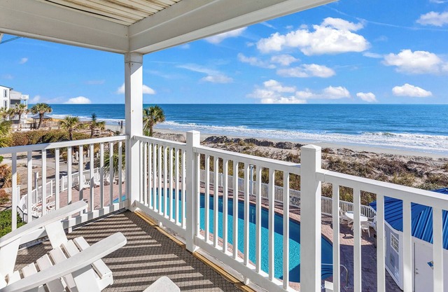 2 Is Better Than 1 - Twin luxurious oceanfront homes - 32 Guests - 8 Cars - Pool