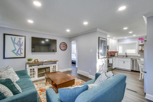 2 Mi to Frontier Park Pet-Friendly Retreat