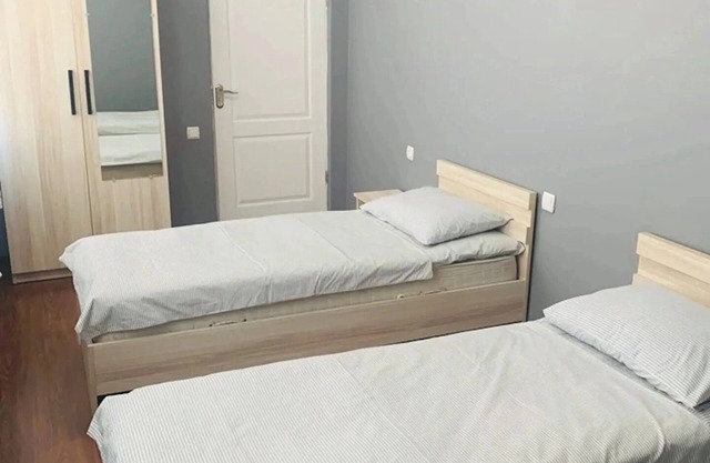 2 Minutes Away From the Beach, Thru a Park