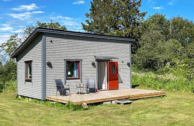 2 person holiday home in VITABY
