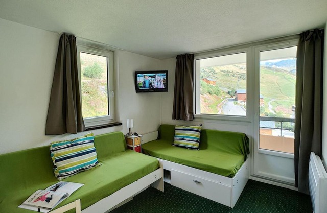 2 pièces, 4 pers, balcon sud, proche pistes et commerces, animaux ok - FR-1-178-48