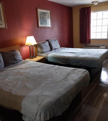 2 Queen Beds Hotel Room 111