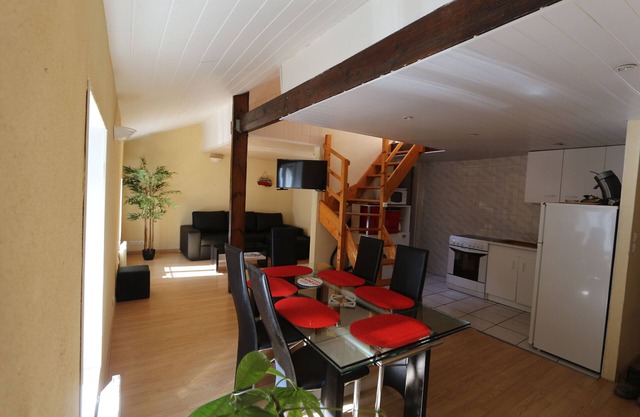 2 room apartment + living room 6 people 25 min Puy du fou center vill