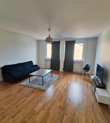 2 room apartment near the train station