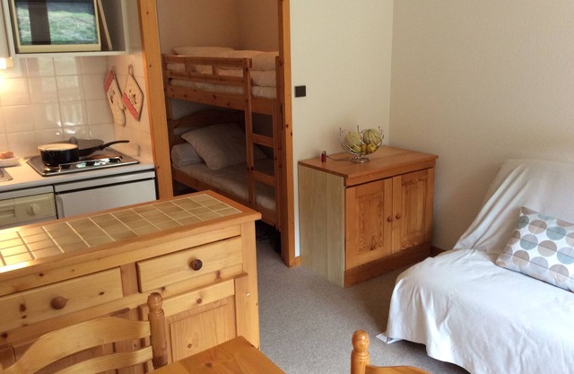 2-room apartment + south-facing balcony
