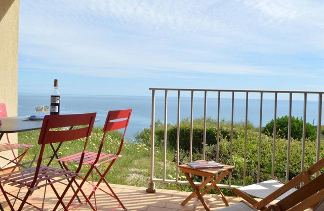 2-room apt with terrace, parking, WIFI, pets allowed