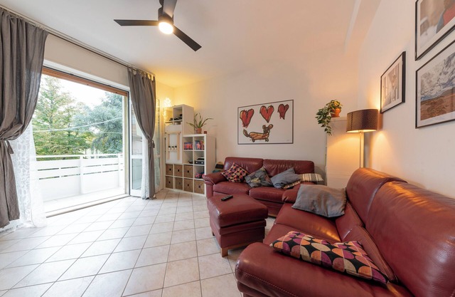 2 Rooms, 5 places + crib, close to downtown, university, station, airport