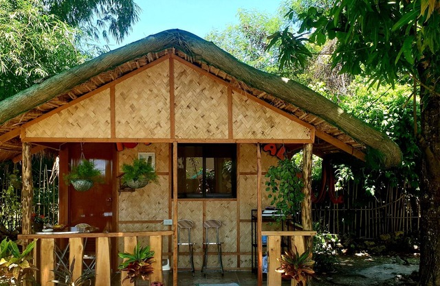 #2 Traditional Kubo Hut near 100 Islands Wharf