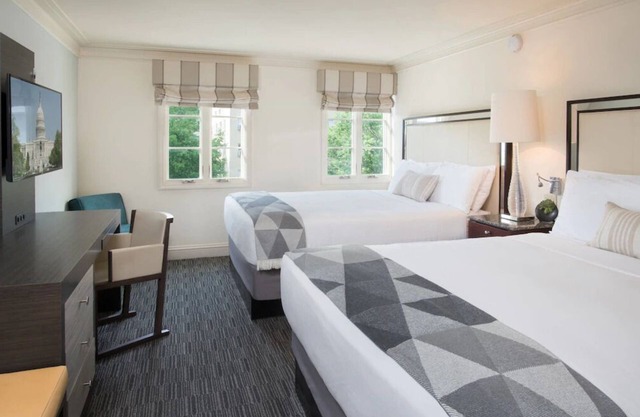 2 unit l Superior Queen 2 Beds at The Normandy Hotel l Pets Allowed