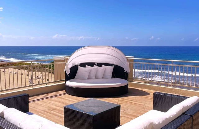 #20 Luxury 4BR, 3BA Beachfront Penthouse @ Jobos