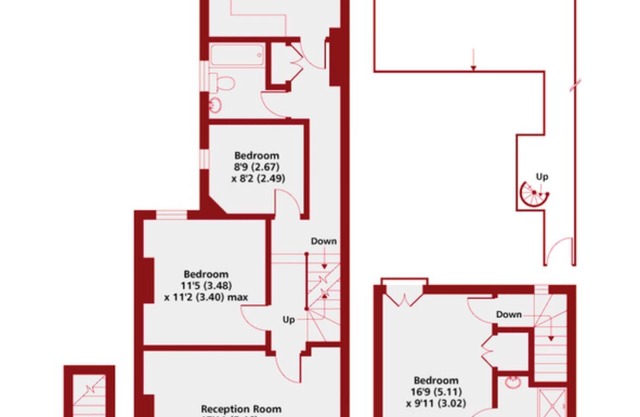 20 minutes walk from Wimbledon Tennis. Peaceful home with lovely garden.