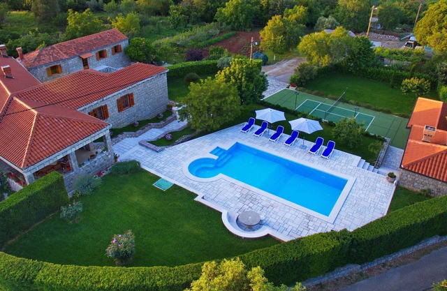 2000m2 property since16th century, Big Pool, Gardens, True Nature