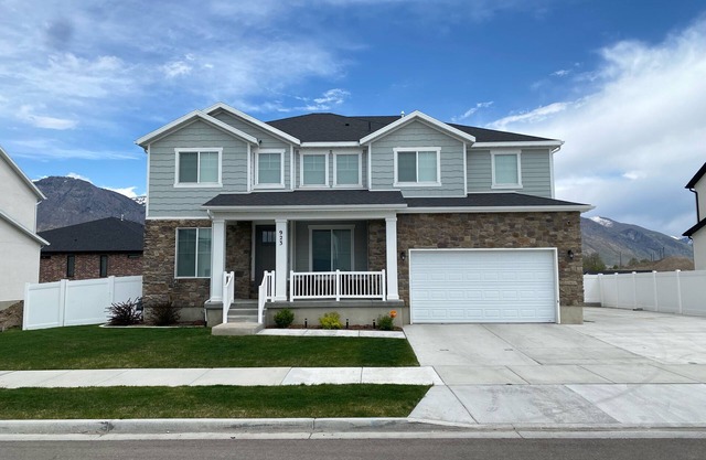 2021 New build 3BD/2.5Bath Located 5 min. from Provo Airport and I15 Freeway!