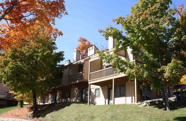 2025-26 Seasonal Rental Available: Completely Remodeled 2024 Ski in-out Condo