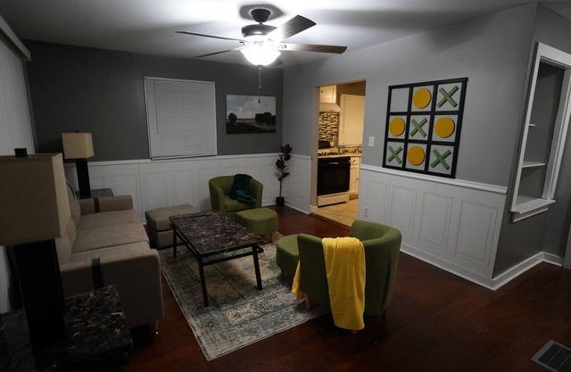 20mins from beach, 10guests/WIFI/1.2 baths/ping pong/pool table/treadmill n