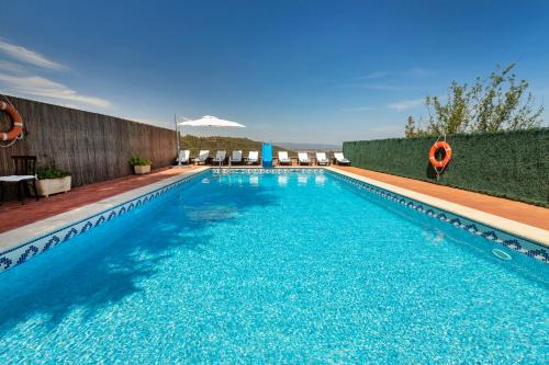 21 Sleeps Private Pool Villa & BBQ Near Barcelona
