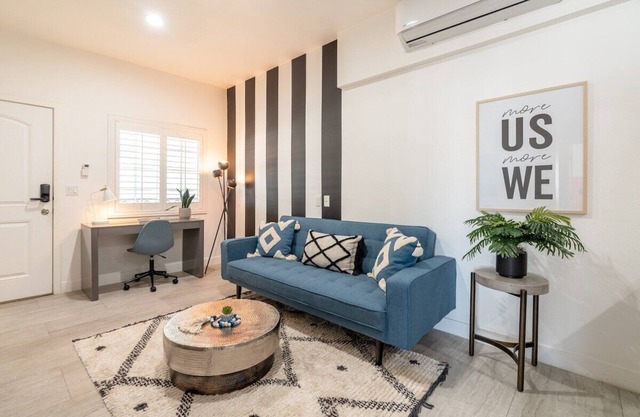 212 Broadway · Modern Condo | 6Mi to Disneyland | Central OC