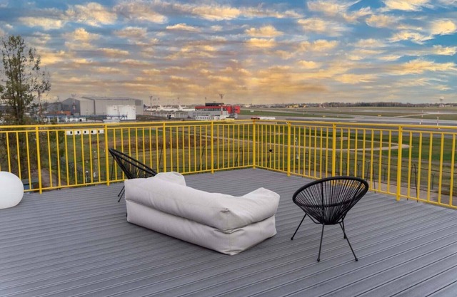 216 VNO Airport apartments equipped for full life