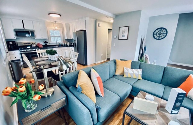#23 *COMFORT & LUXURY* 3 BR/2 BA House