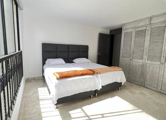 232 mt2, Mejor ubicación en Medellín al lado del tesoro