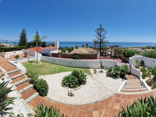 2421 Villa Joya de Guadalupe