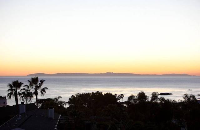 25% DisCount; Rarely Available, OCean View & Sunsets; Steps to Sand
