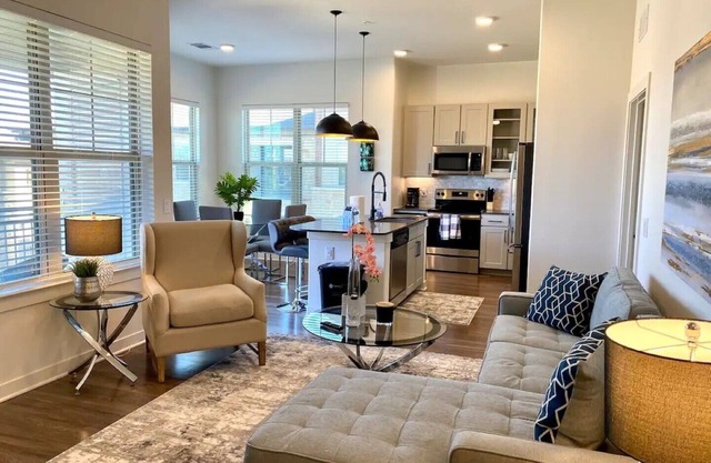 25% OFF Luxury 2BD, Pool, Scenic Views - Grapevine