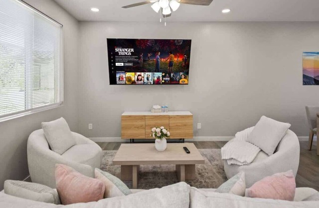 2B2B Getaway Pool, Comfy Beds & Parking