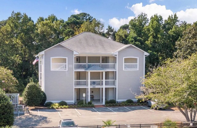 2BD 2 BA in exclusive St. James w/pool. Easy access to OKI Beaches & Southport!
