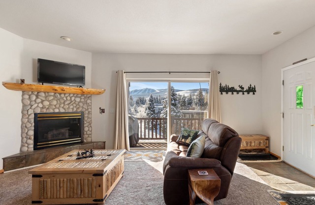 ★2BD Condo/Hot Tub/Near Slopes/Shops/THE VIEWS!★