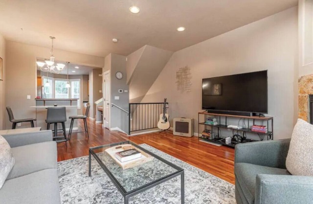 2bed+2.5bath w/Garage -