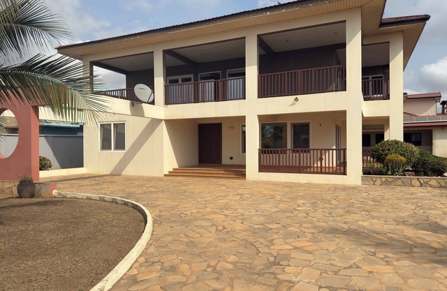 2bedroom Beach at Kokrobite Accra, Ghana