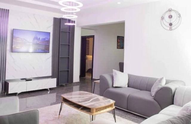 2bedroom with POOL, GYM, Wi-Fi, 24hrs power