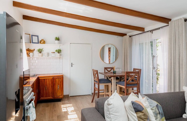 2BR English Cottage with Garden