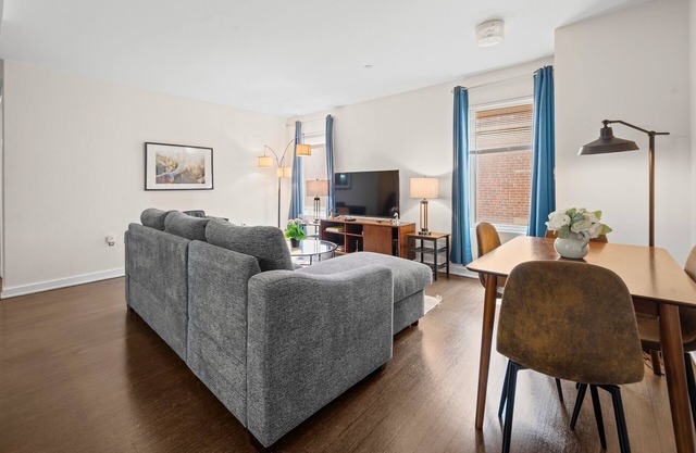 2BR in Downtown Boston 9898