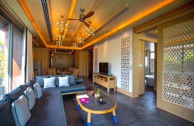 2BR Luxury Pool Villa Garden View