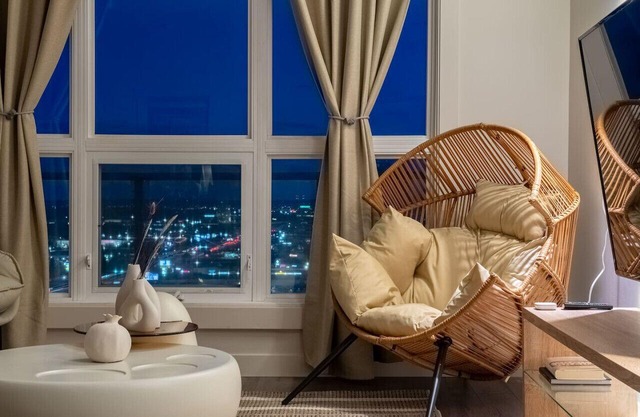 2BR Penthouse » AC » BBQ » Parking » Sleeps 6 - 8