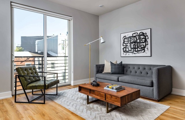 2BR Philly's Artistic Cozy City Flat