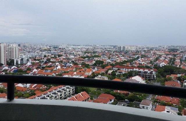 2BR whole apartment next door Sea near CitynAirport Free DayParking Pets allowed