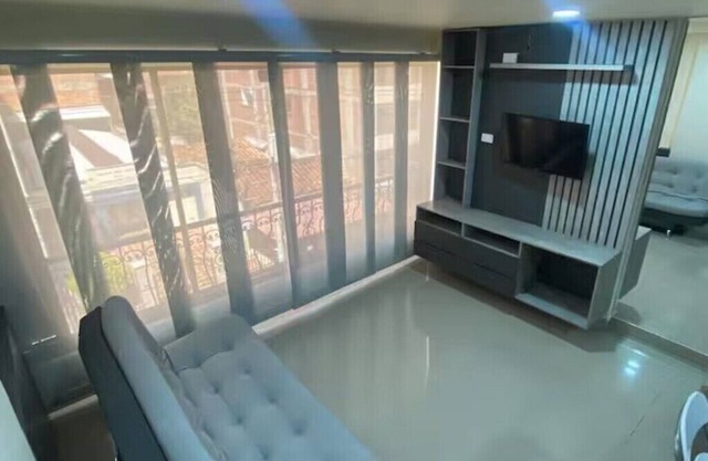 [2BR] WIFI UHS + Gourmet Kitchen+ Workspace + HotShower (BEST LOCATION)