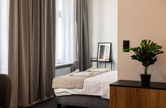 2HomeRent Estrella 9 | Old Town View
