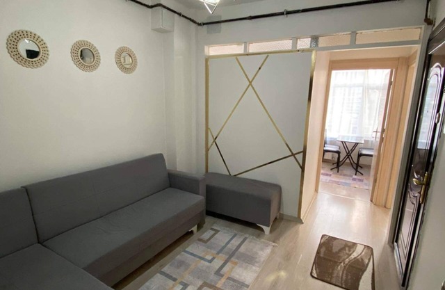 3+1 apartment for rent in Fatih - 5 min from all facilities